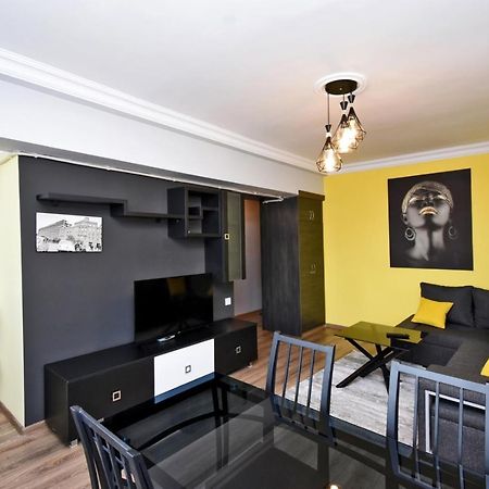 Positive Apartment In Center Of Yerevan City ภายนอก รูปภาพ