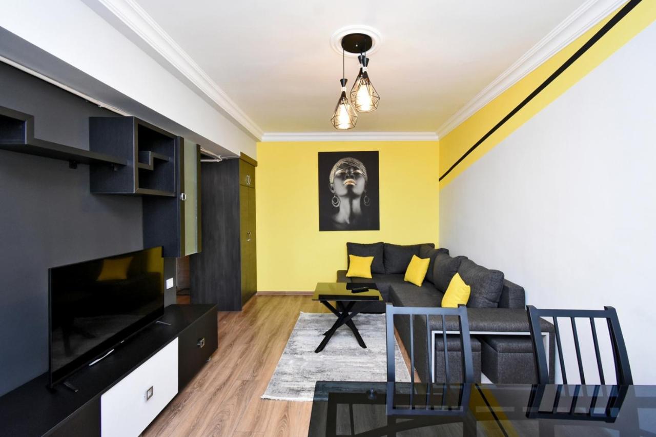 Positive Apartment In Center Of Yerevan City ภายนอก รูปภาพ