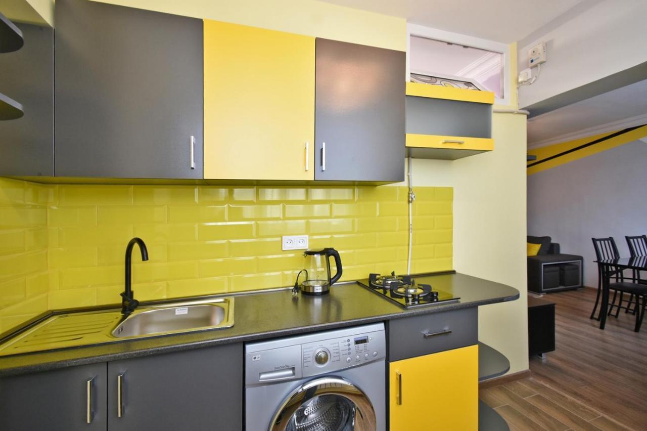 Positive Apartment In Center Of Yerevan City ภายนอก รูปภาพ